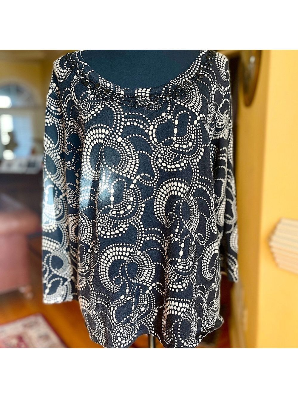 LH Sport Embellished Sweater Extra Large XL